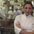 Anne-Sophie Pic est issue d'une grande dynastie de cuisiniers puisque son grand-père, André Pic, est le propriétaire d'un restaurant étoilé depuis 1934, à Valence.